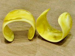 Resin Cuff - Mango